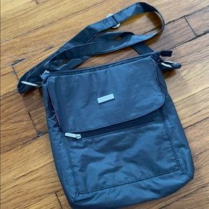 Baggallini cross body bag